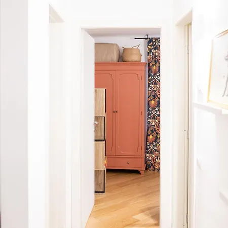 Stylish Apartment, 2 Bedrooms, Elevator 热那亚