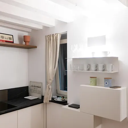 Stylish Apartment, 2 Bedrooms, Elevator 公寓