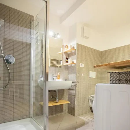 Stylish Apartment, 2 Bedrooms, Elevator 公寓