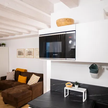 公寓 Stylish Apartment, 2 Bedrooms, Elevator *
