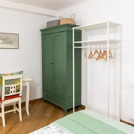 Stylish Apartment, 2 Bedrooms, Elevator